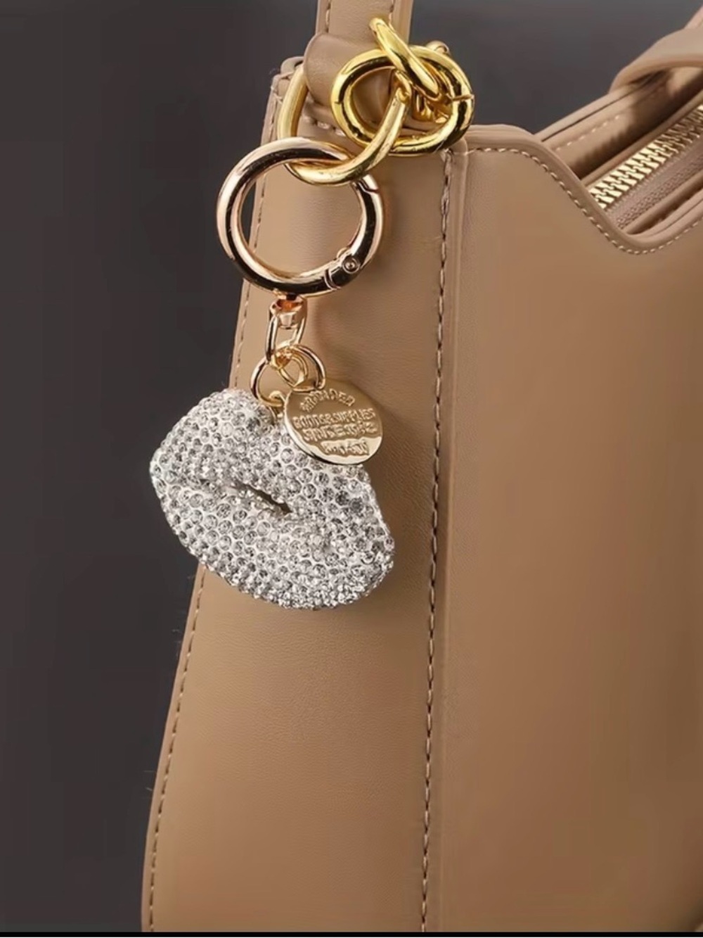 1pc Glamorous Rhinestone Lip Keychain - Picture 2 of 2